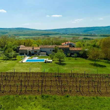 بيت للعطل House Dorino Zatka Cepic